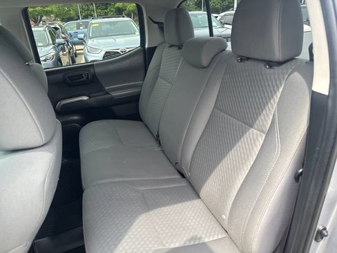 Used 2020 Toyota Tacoma SR5 AWD/4WD image 36