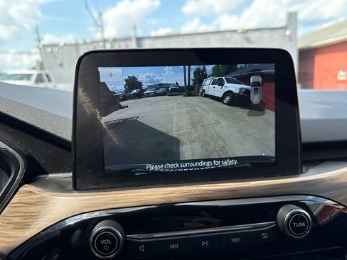 Used 2020 Ford Escape Titanium AWD/4WD image 9