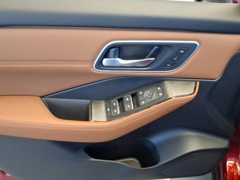 New 2026 Nissan Rogue Platinum image 5