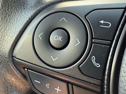 Used 2022 Toyota RAV4 XLE image 30