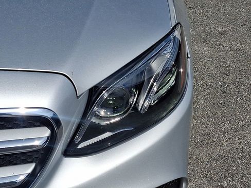 Used 2020 Mercedes-Benz E 350 4MATIC Sedan image 9