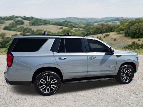 Used 2024 GMC Yukon AT4 w/ Technology Package AWD/4WD image 11
