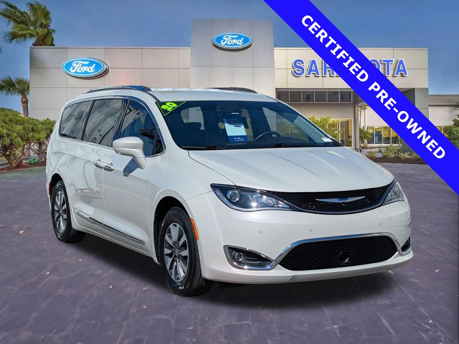 Used 2020 Chrysler Pacifica Touring-L Plus FWD image 1