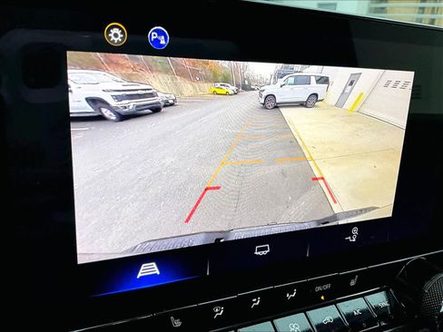 Used 2023 Chevrolet Colorado LT w/ LT Convenience Package II image 19