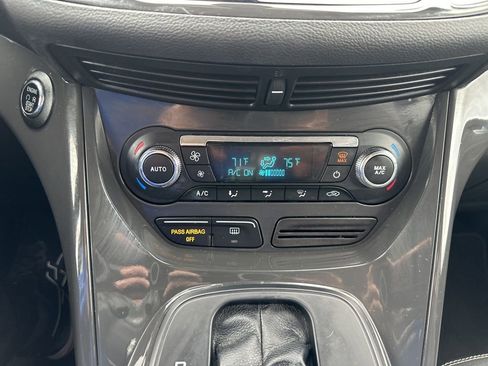 Used 2016 Ford Escape Titanium image 4