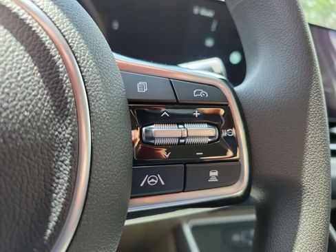 New 2026 Kia Carnival LX FWD image 18