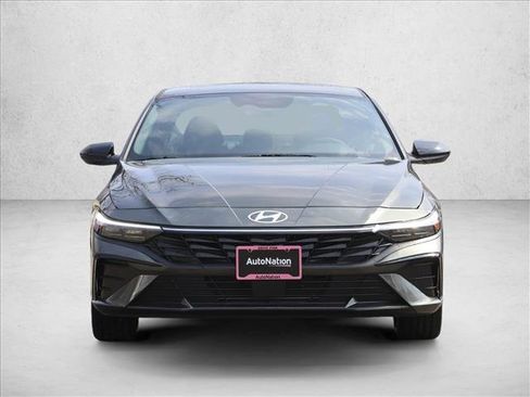 New 2026 Hyundai Elantra SEL Sport FWD image 2