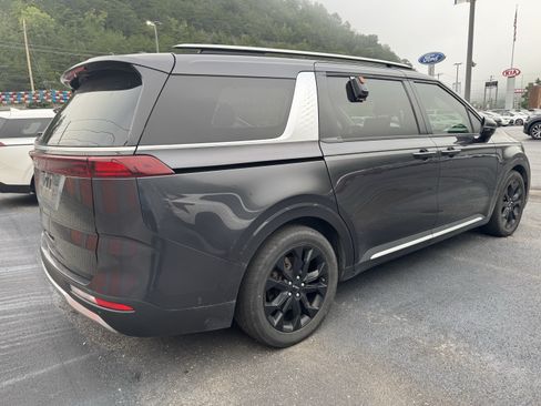 Used 2022 Kia Carnival SX FWD image 6