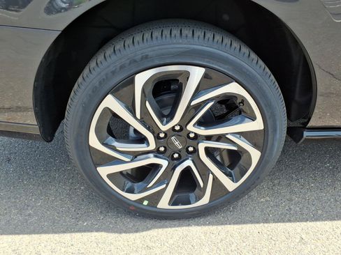 New 2026 Lincoln Navigator Reserve AWD/4WD image 7