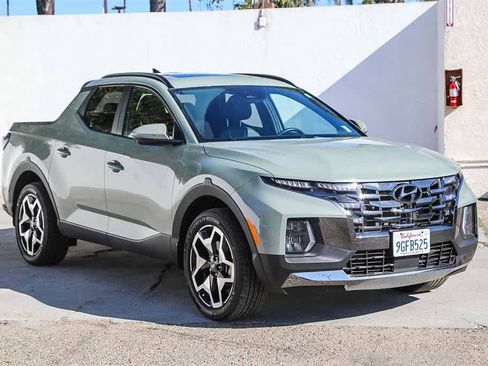 Used 2023 Hyundai Santa Cruz Limited image 3