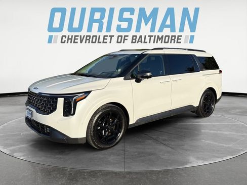 Used 2025 Kia Carnival SX Prestige image 2