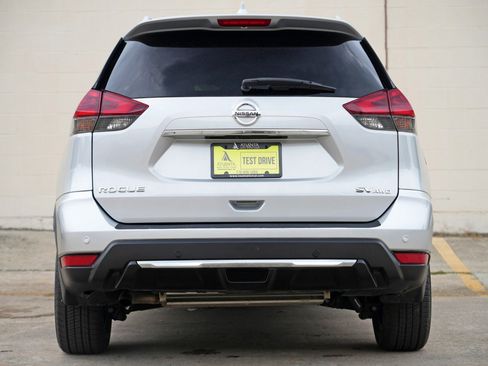 Used 2019 Nissan Rogue SV w/ Premium Package AWD/4WD image 10