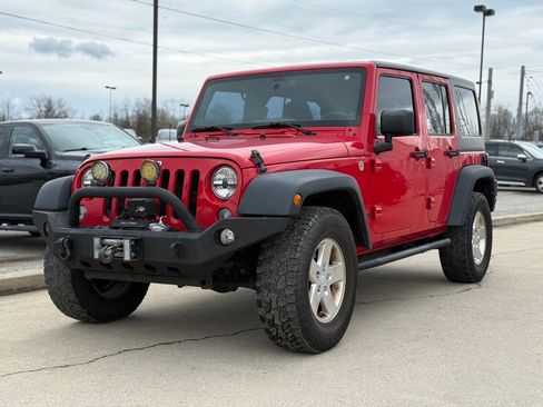 Used 2014 Jeep Wrangler Unlimited Sport AWD/4WD image 2
