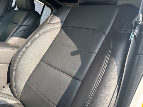 Used 2023 Jeep Wrangler Altitude image 28