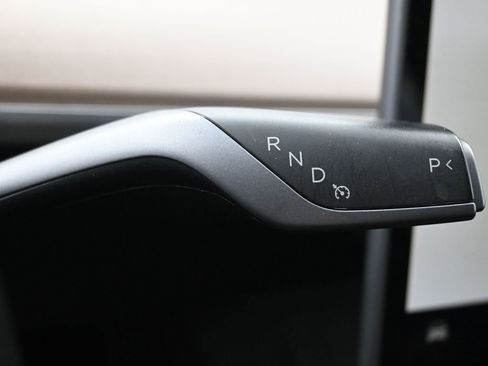 Used 2022 Tesla Model 3 Standard Range image 20