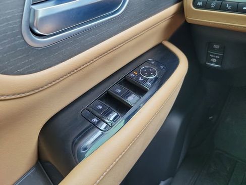 Used 2025 INFINITI QX80 Sensory AWD/4WD image 30