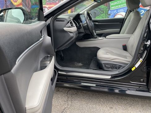 Used 2023 Toyota Camry XLE image 14