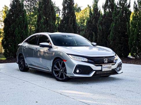 Used 2018 Honda Civic Sport Touring image 2