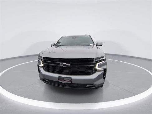 Used 2023 Chevrolet Suburban RST image 3