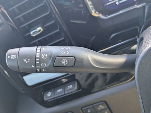 Used 2023 Chevrolet Silverado 1500 ZR2 w/ Technology Package image 27