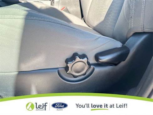 Used 2016 Toyota Tacoma SR5 w/ Towing Package image 18