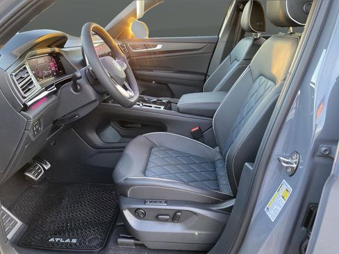 New 2026 Volkswagen Atlas Cross Sport SEL Premium R-Line AWD/4WD image 4