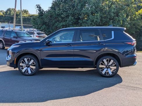 New 2025 Mitsubishi Outlander SE image 5