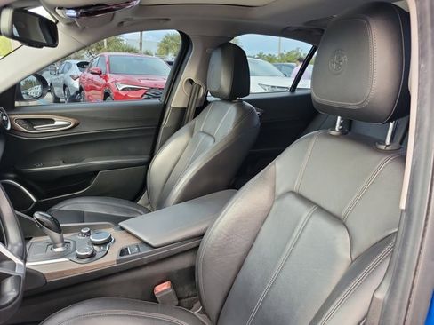 Used 2019 Alfa Romeo Giulia Ti w/ TI Performance Package image 10