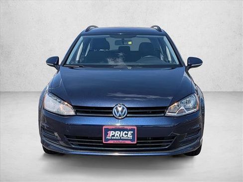 Used 2017 Volkswagen Golf SportWagen FWD image 2