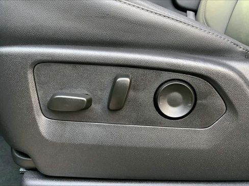 Used 2025 GMC Sierra 1500 SLT image 34