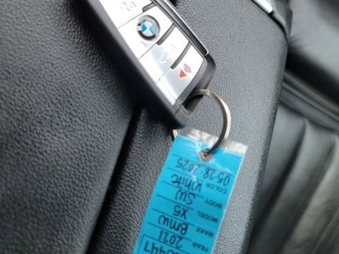 Used 2021 BMW X5 xDrive40i w/ Premium Package image 29