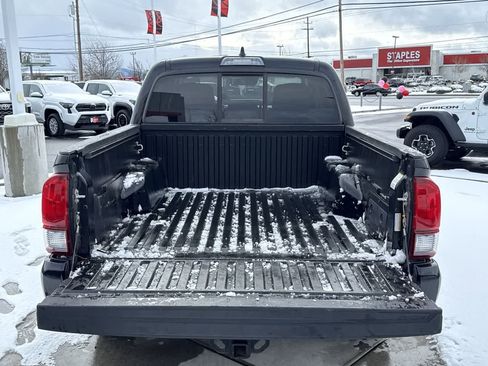 Used 2022 Toyota Tacoma SR image 6