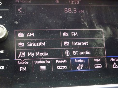 Used 2022 Volkswagen Taos SE w/ Panoramic Sunroof Package image 34