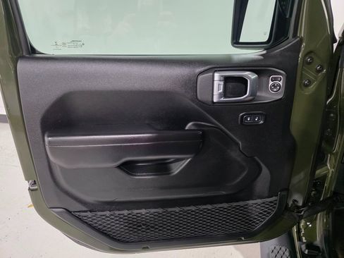 Used 2021 Jeep Gladiator Rubicon w/ LED Lighting Group image 15