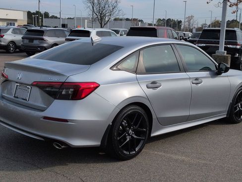 Used 2023 Honda Civic Sport image 8