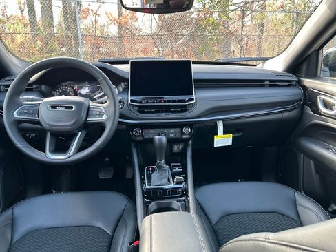 New 2026 Jeep Compass Latitude image 24