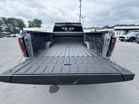 New 2026 GMC Sierra 2500 AT4X w/ AT4X AEV Edition AWD/4WD image 21