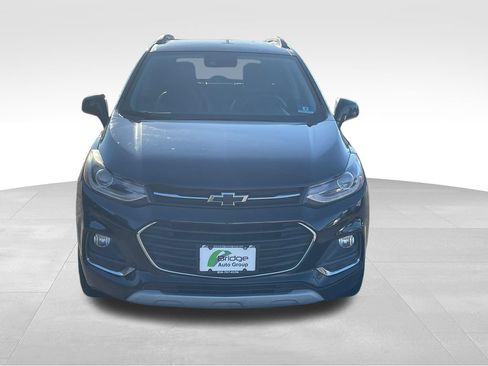 Used 2018 Chevrolet Trax Premier w/ Midnight Edition AWD/4WD image 2