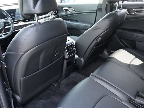 Used 2025 Kia Sportage EX AWD/4WD image 11