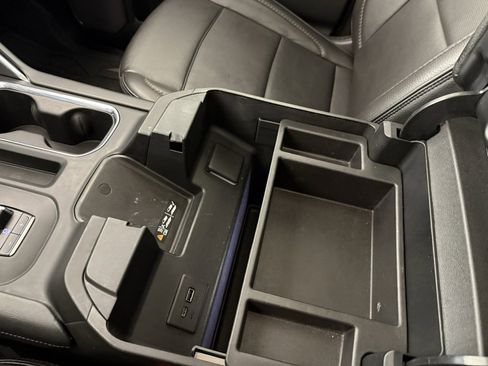 Used 2024 GMC Sierra 2500 Denali w/ Denali Reserve Package image 34