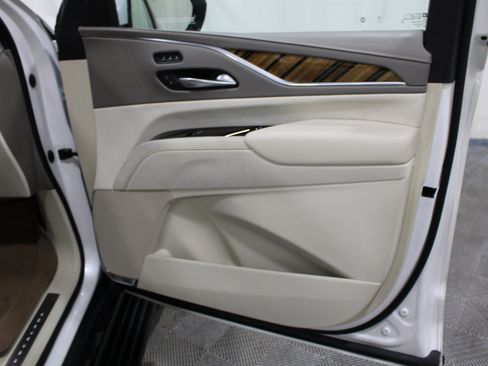Used 2023 Cadillac Escalade Sport Platinum AWD/4WD image 32