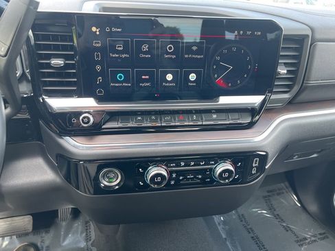 Used 2024 GMC Sierra 1500 SLT image 16