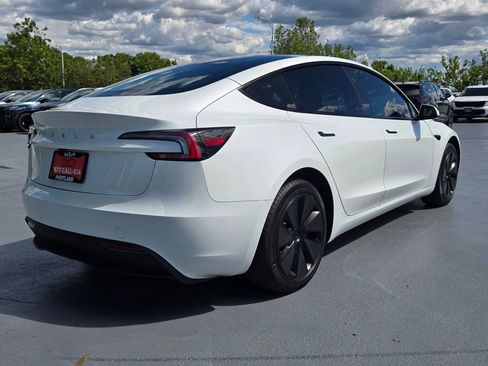 Used 2025 Tesla Model 3 Long Range RWD image 3