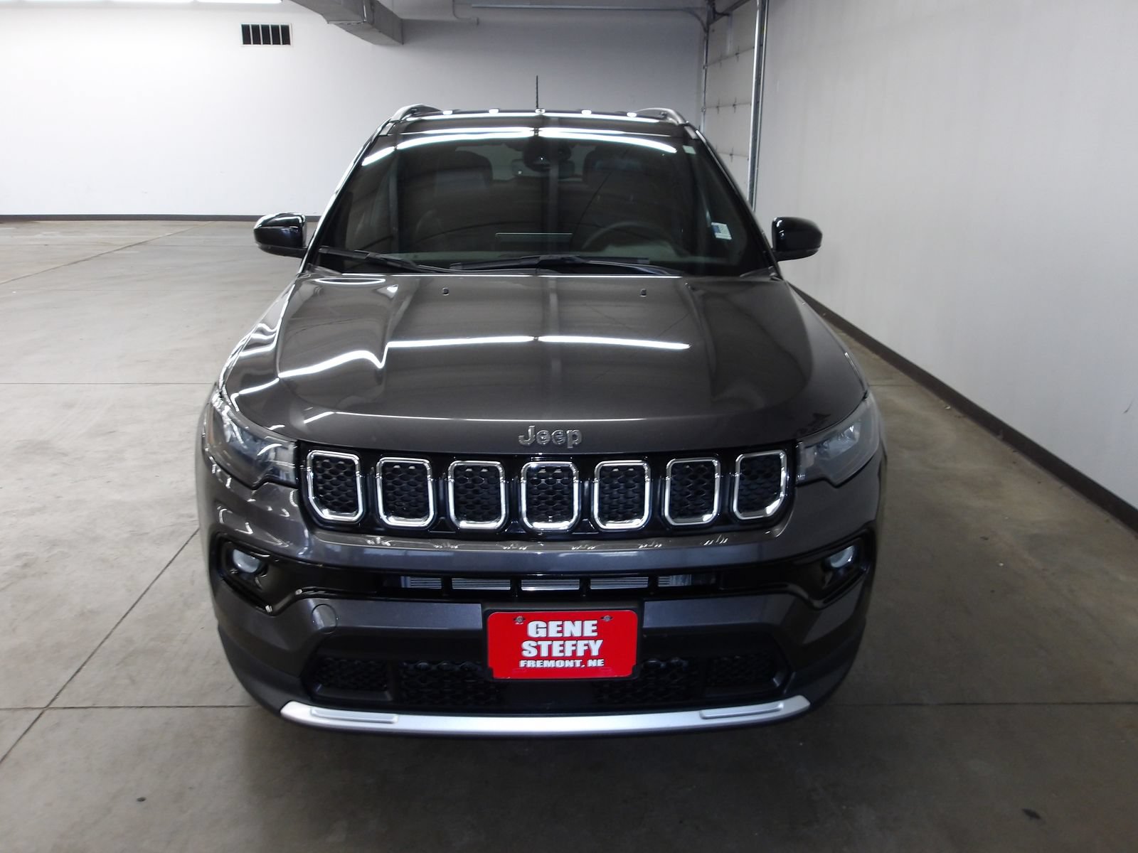 Used 2023 Jeep Compass Limited AWD/4WD image 4
