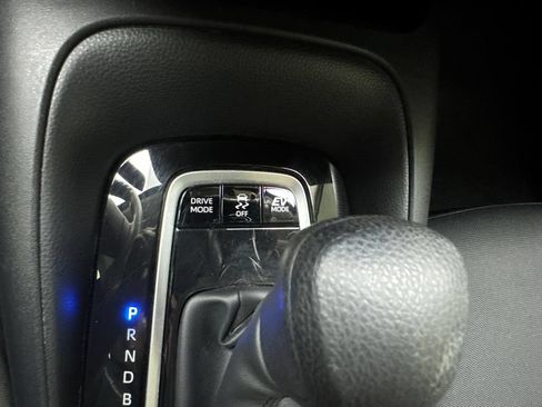 Used 2024 Toyota Corolla LE w/ LE Convenience Package FWD image 67