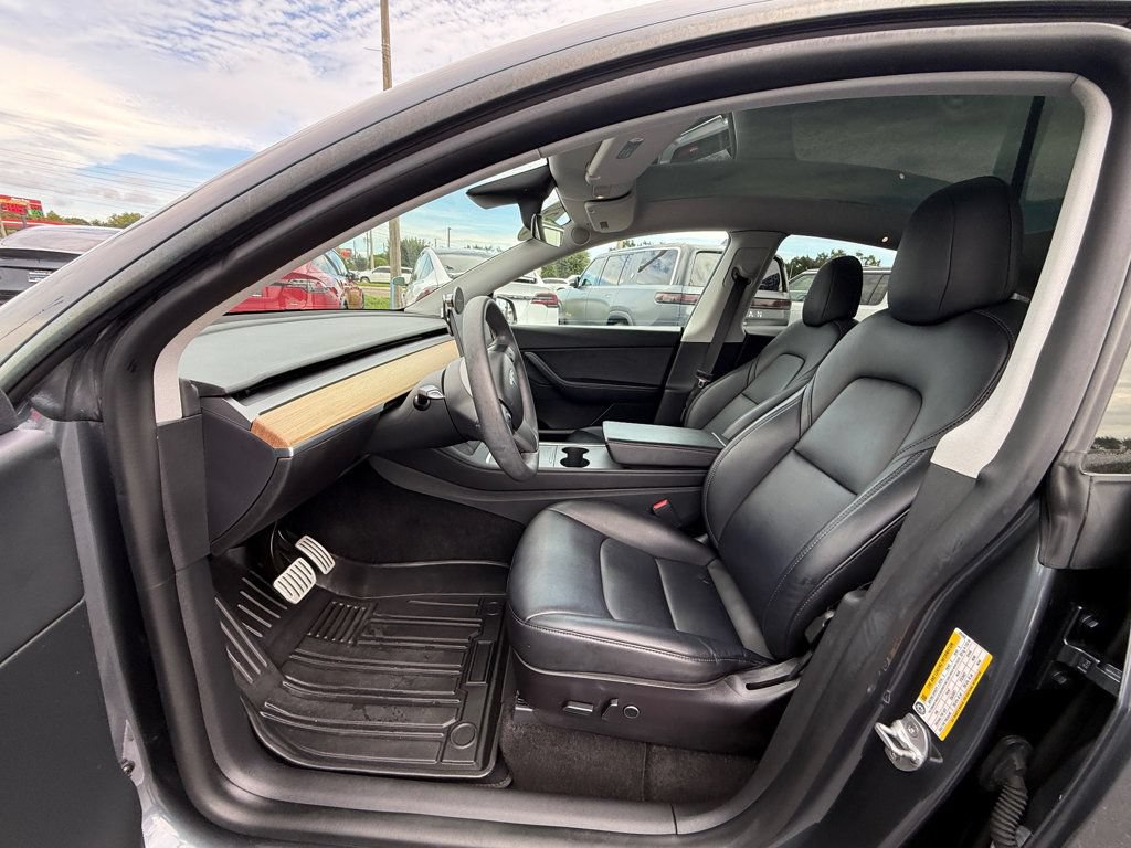 Used 2022 Tesla Model Y Performance AWD/4WD image 9