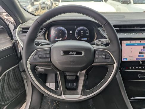 New 2026 Jeep Grand Cherokee L Limited RWD image 17