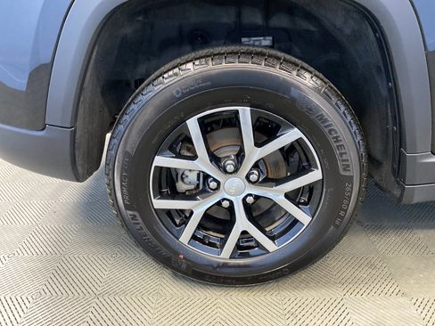 Certified 2025 Jeep Grand Cherokee Limited w/ Luxury Tech Group II image 38