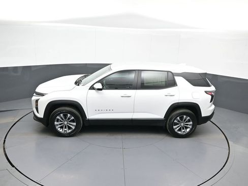 Used 2025 Chevrolet Equinox LT FWD image 39