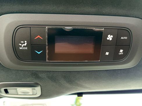 New 2026 Chrysler Pacifica Pinnacle w/ Trailer Tow Group image 36